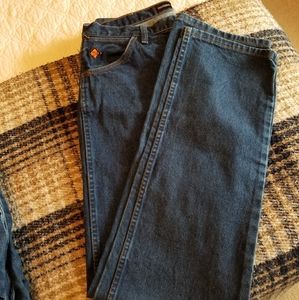 6 pair of Wrangler FR 13mwz  jeans